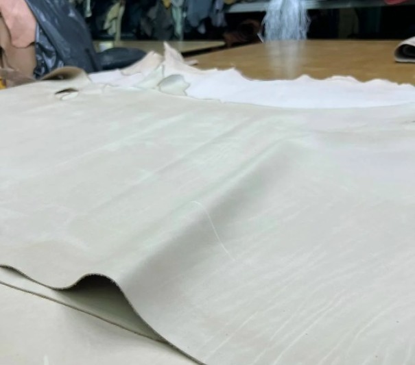 Краст (экспериментальный, розово-бежевый), без финиша, 1.0-1.4 мм, средний размер 120-150 дм²