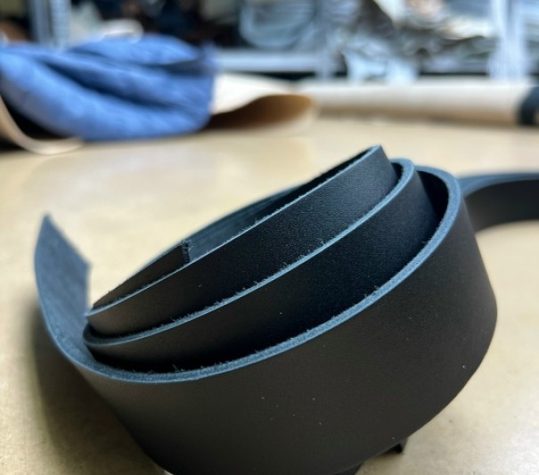 Ременные заготовки (черные ,мелкая плита) ,с финишем, 130-140 см